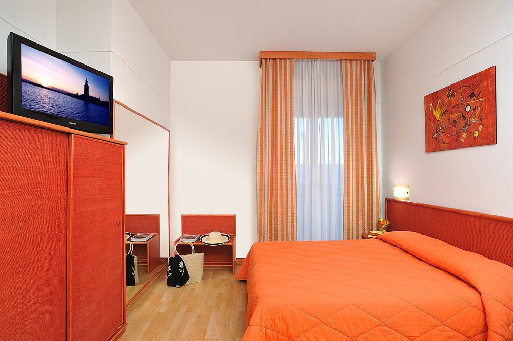 Hotel Tiberius Rimini Eksteriør billede